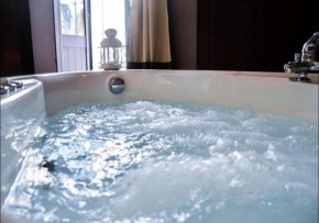 WineExperience- WINE&JACUZZI SUITE